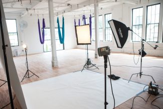 Rent our studio space for your headshot, product or fashion photoshoot.