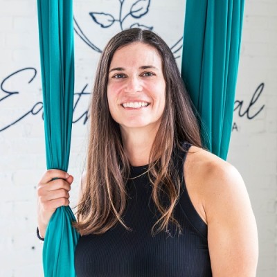 Earth-And-Aerial-Yoga-Teacher-Chris-Trombetta-2025-AlyssaCahmberlainPhotography-500